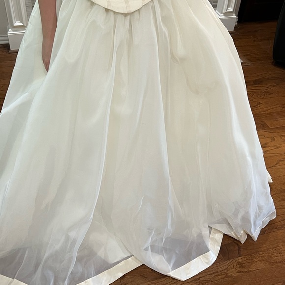 Wedding gown NEW